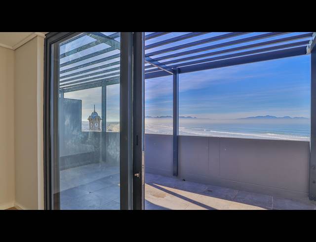 2 BEDROOM APARTMENT FOR SALE IN MUIZENBERG